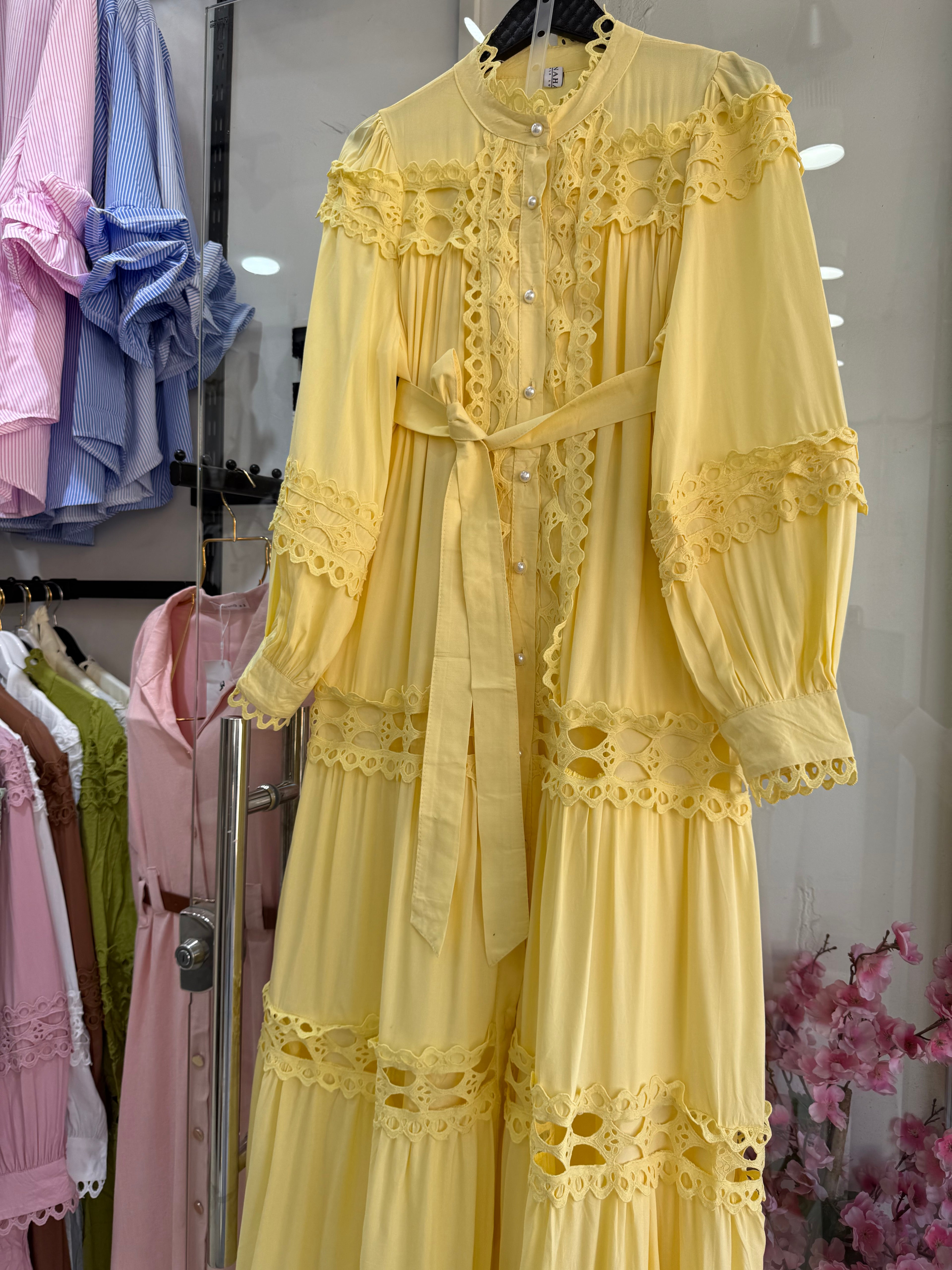 Robe brodé
