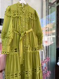 Robe brodé